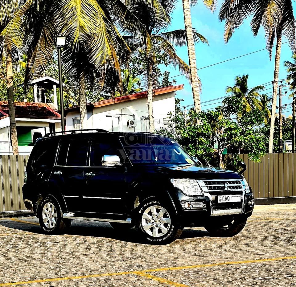 2012 Mitsubishi Montero